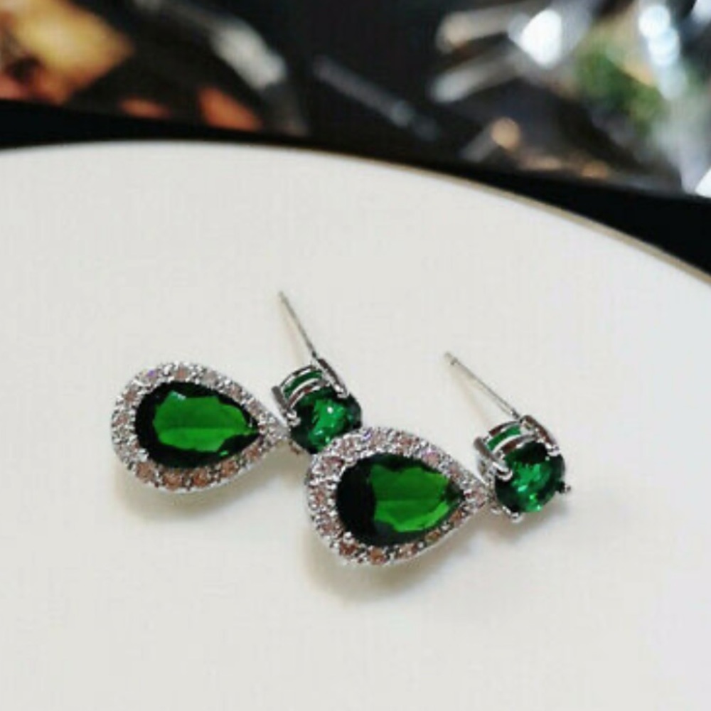 New Gorgeous sterling silver diamond earrings